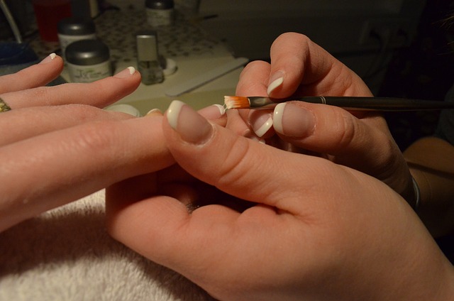 Mains. Dépose vernis SP+manucure express 30 min