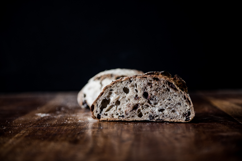 Pain aux olives (levain de seigle, farine bise, olives de Kalamata) 400g