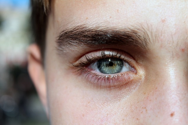 Epilation sourcils ou lèvres 15 min