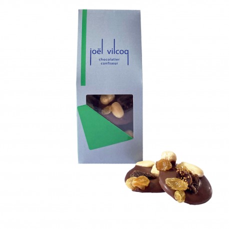 Mendiants amande, noisette, abricot, raisin :
