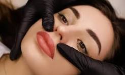 Lèvre sourcils
