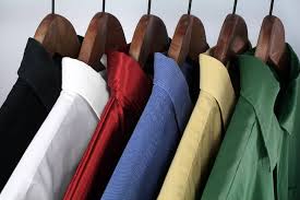 Repassage chemise sur cintre