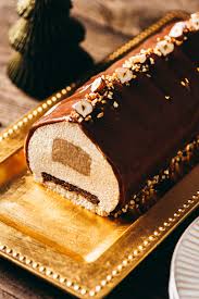 La buche traditionnelle praliné 4 personnes