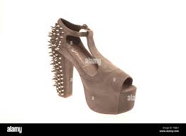 TALONS CLOUTES F