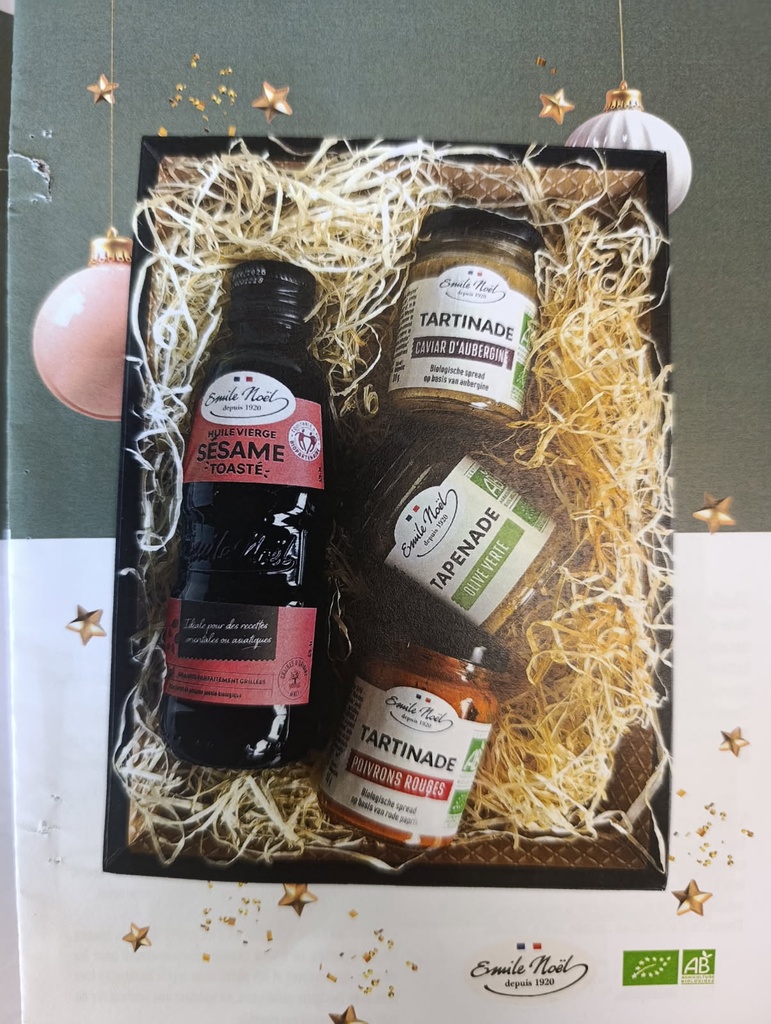 Huile vierge sésame, tartinade de poivron rouge, tapenade olive verte, tartinade de caviar d'aubergine