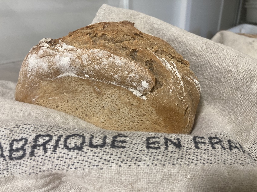 Pain 100% seigle bâtard (levain de seigle, farine complète de seigle T170) 600g